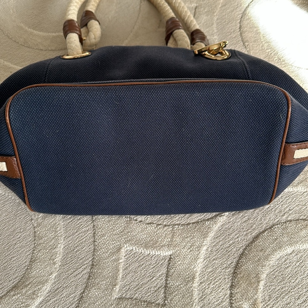 Michael Kors Hand Bag - Picture 6 of 15